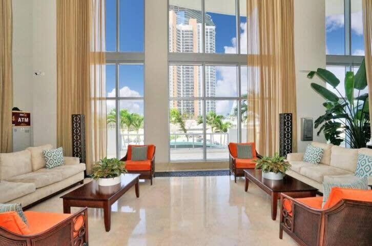 Amazing Apartment Oceanview Beautiful Amenities Sunny Isles Beach Exterior foto